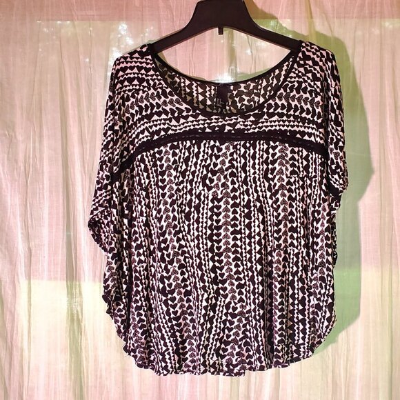 H&M Black and White Heart Print Flutter Short Sleeve Butterfly Shirt Top Size M - Picture 3 of 6